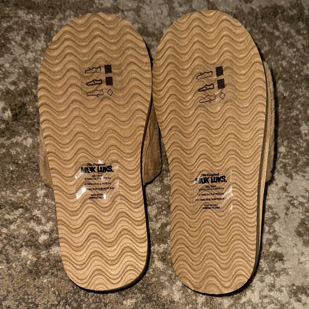 Muk Luks Cozy Tan Slides - Picture 2 of 11